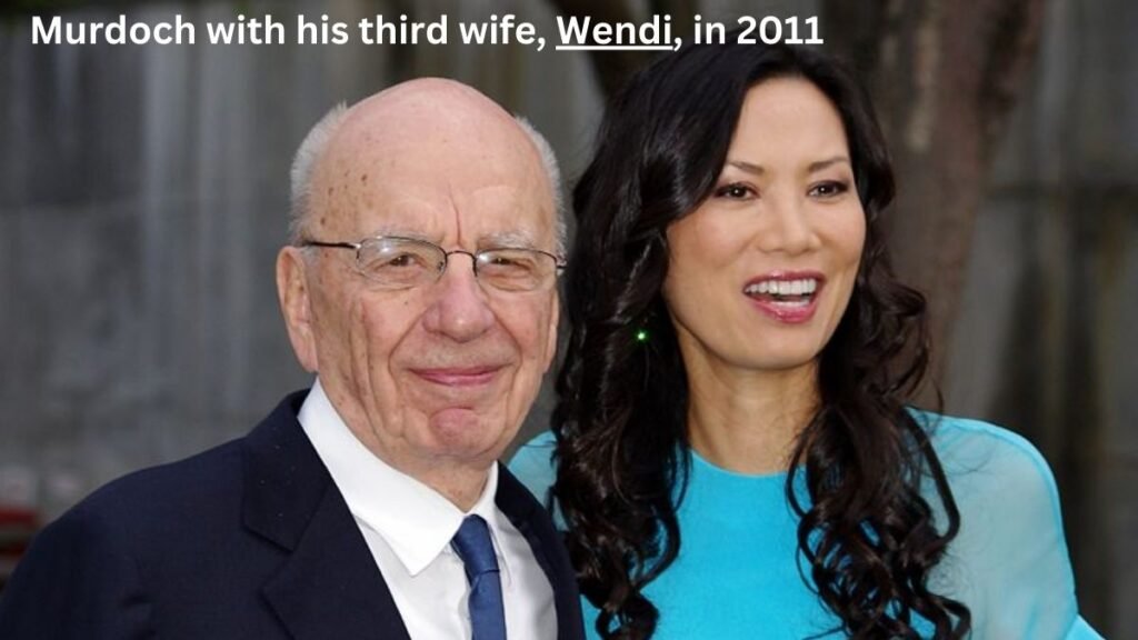 Mudroch Third Wife-Third marriage 1999 - 17 days after the divorce of his second wife, Murdoch married Wendy Deng of Chinese origin at the age of 67. 